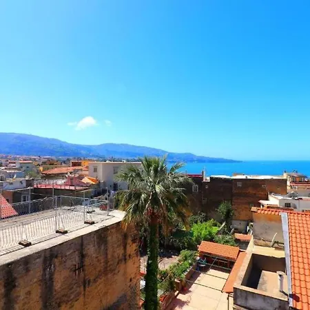 Maison Rosa アパート *